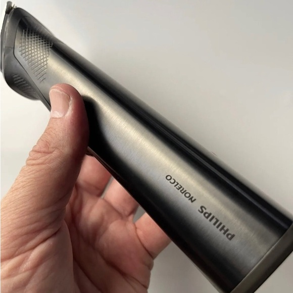 Philips Norelco Multigroom newest model 9000 black stainless steel MG9730/40 - Picture 5 of 11